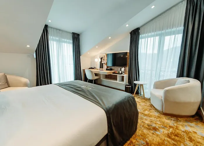 Iza Hotel
